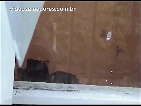 ❤️ Home cachondo mirando á súa moza con outro mozo, gravando un vídeo de carallo sen molestar á parella ❌ Porno en % gl.pornoklinge.ru %